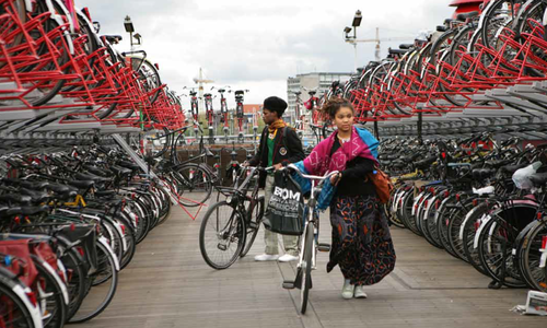 De intieme interactie van fiets en hoogwaardig openbaar vervoer