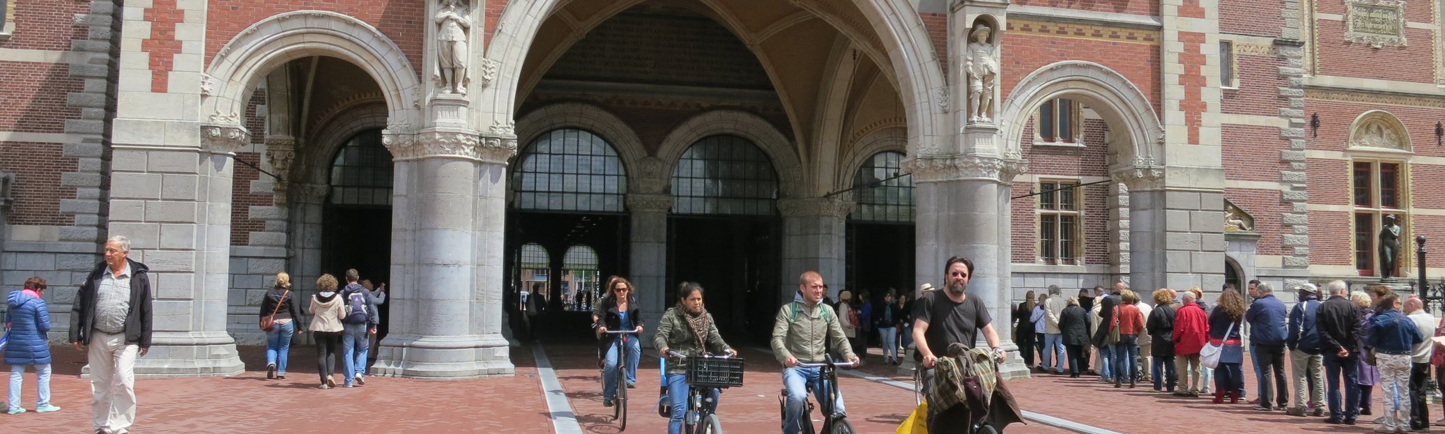 Rijksmuseum passage: How one of the most precious bike paths in town ...