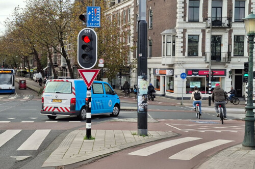 Maatregelen voorkomen dodehoekongevallen op kruispunten in Amsterdam